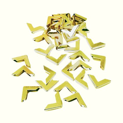 Esquinero recto dorado 15mm x 50 und